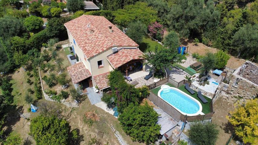 Location de vacances pour 6 personnes, avec piscine ainsi que jardin et vue, animaux acceptés à Sainte-Agnès - 2