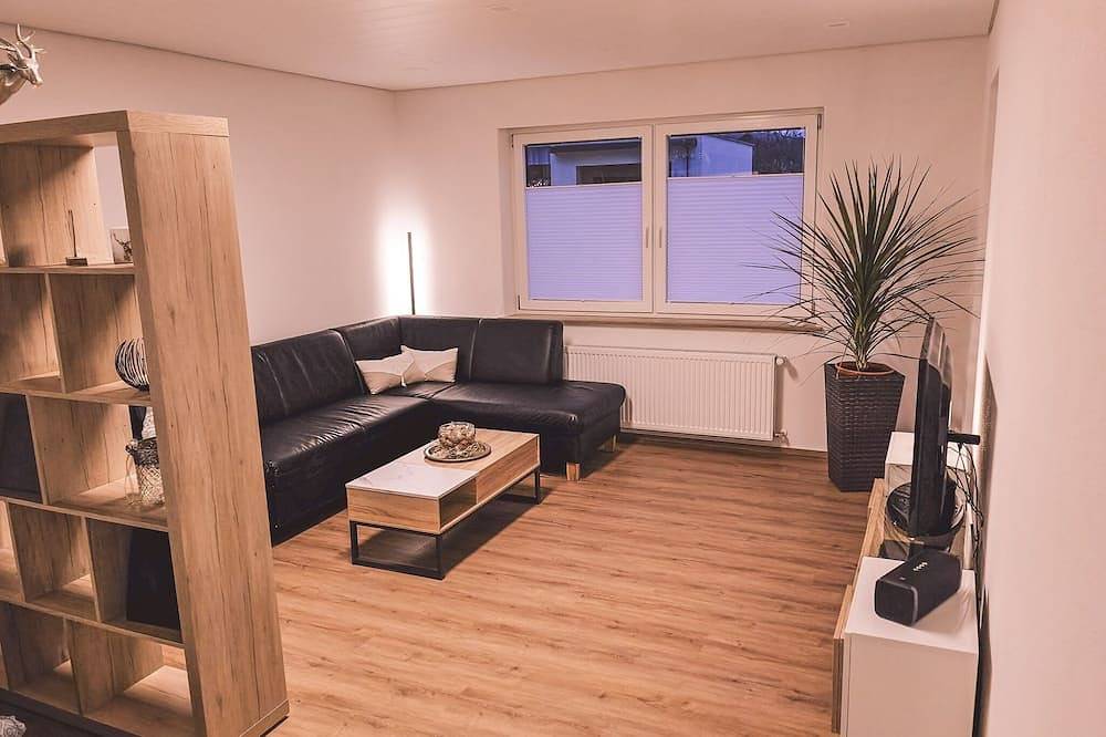 Ganze Wohnung, Renovierte Ferienwohnung (46qm) mit Terrasse in Ebern, Landkreis Haßberge
