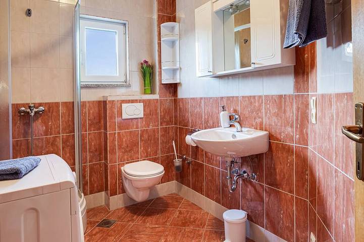 Ferienwohnung für 3 Personen, mit Balkon in Krvavica - 3