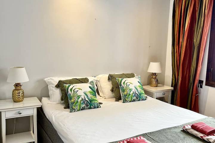 Appartement entier, Appartement élégant avec vue sur la marina de Moraira, vue imprenable sur la mer, El Portet in Cala del Portitxol (Moraira), Teulada