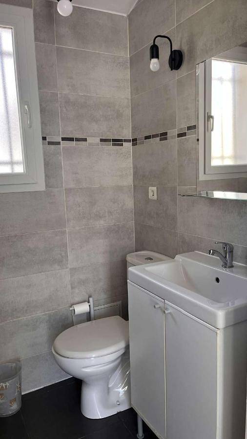 Gîte pour 4 personnes, avec terrasse et jardin à Saint-Victoret - 3