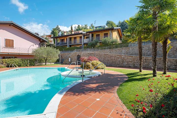Appartamento vacanze per 4 persone, con giardino e idromassaggio, adatto a famiglie con bambini - 1