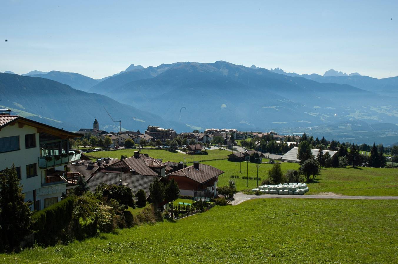 Ganze Wohnung, Apartment 'Sweet Dolomiti Sonneck' mit Bergblick, Gemeinschaftsterrasse und Wlan in Meransen, Mühlbach