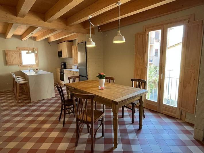 Casa rural para 12 personas, con Balcón en San Juan de las Abadesas - 4