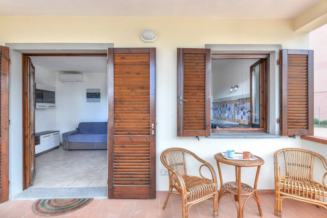 Appartamento intero, Appartamento 'Maria' con terrazza privata e aria condizionata in Spiaggia di Marina di Campo, Marina di Campo