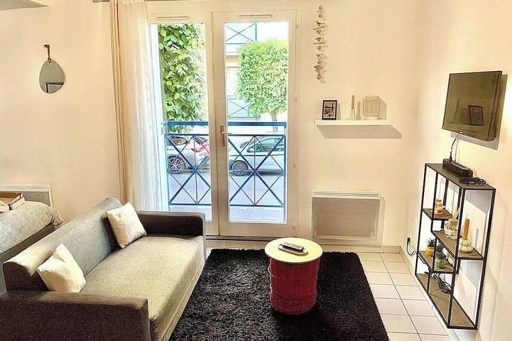 Entire apartment, La Cabane de Riva Bella in Ouistreham, Caen region