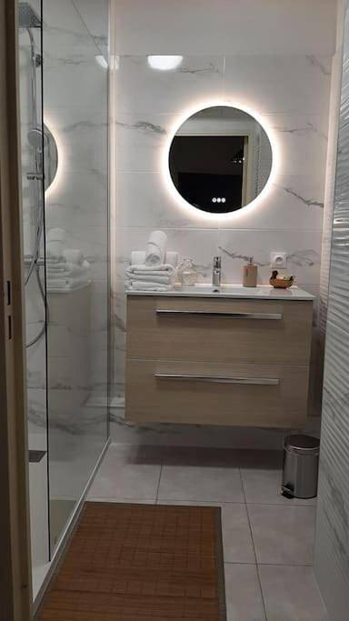 Gîte pour 2 personnes, avec terrasse dans Casino De Sainte Maxime