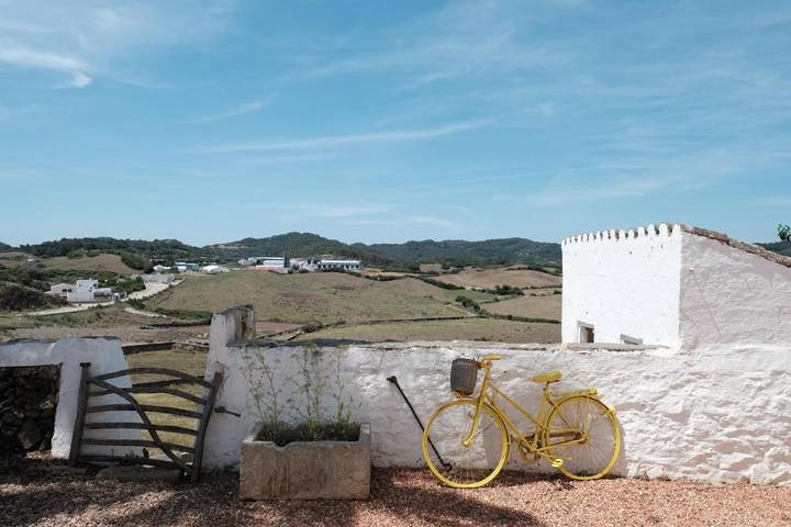 Location de vacances pour 4 personnes, avec piscine et terrasse ainsi que jardin et vue, animaux acceptés à Mercadal - 2