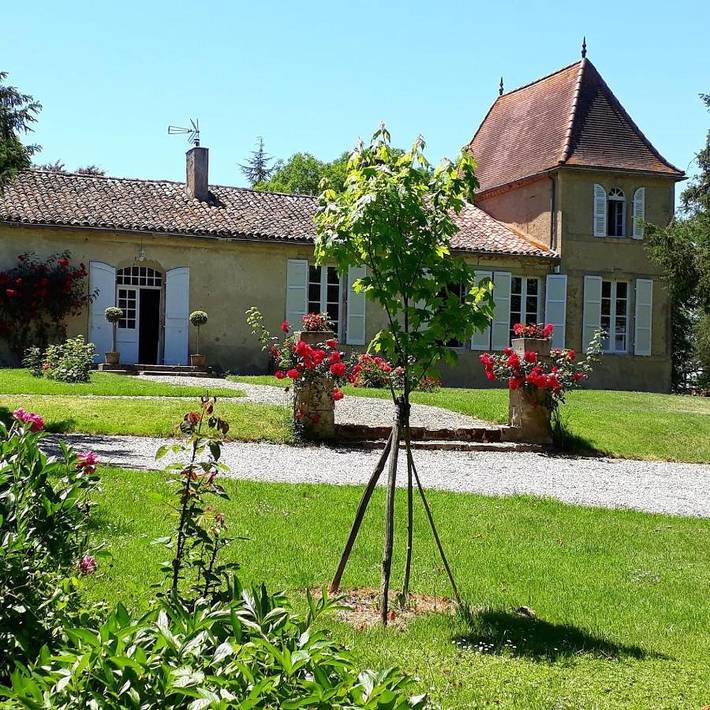 Chambre d’hôte pour 3 personnes, avec Terrasse ainsi que Jardin et Vue à Blousson-Sérian