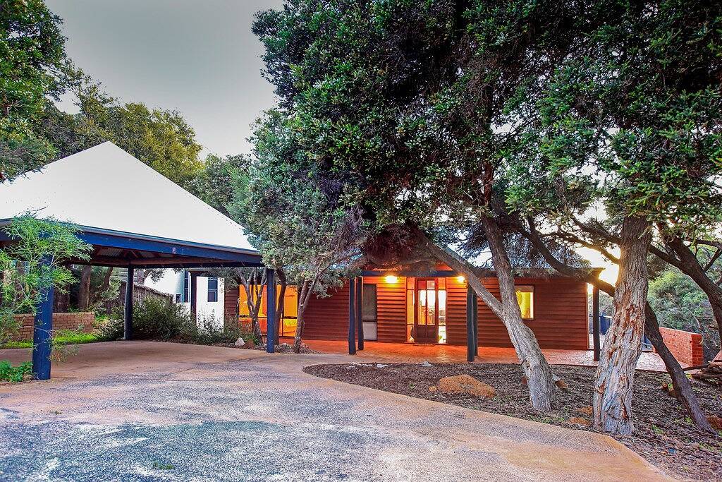 Melaleuca Stunning Ocean Views and Coastal Comforts in Yallingup, Western Australia