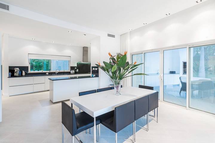 Villa für 10 Personen, mit Terrasse und Sauna sowie Whirlpool und Garten in Faro - 4