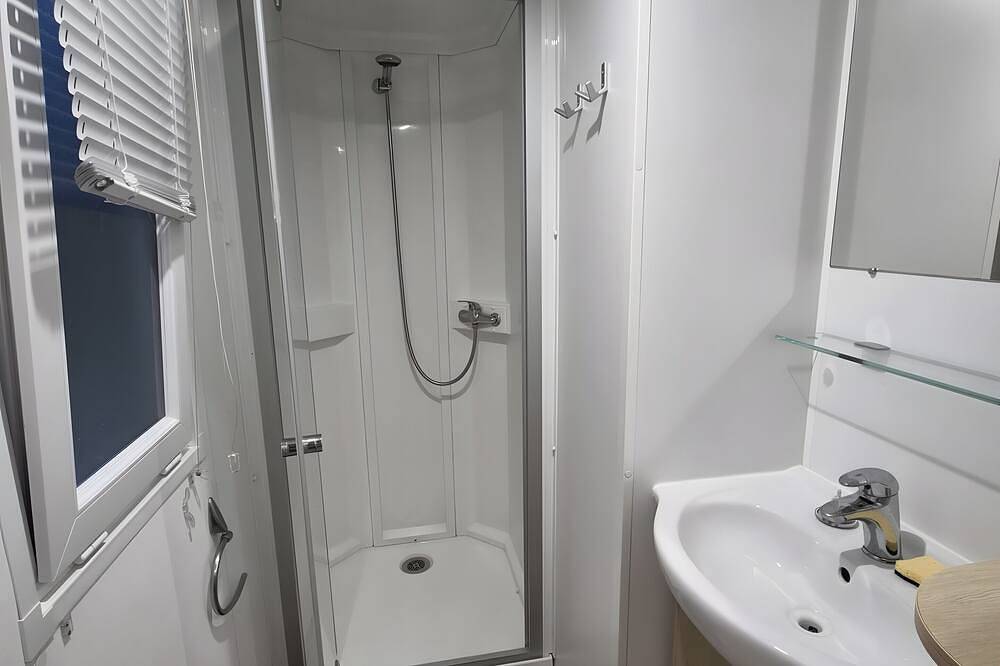 Mobil-home « Lou Souleï » avec piscine partagée, Wi-Fi et climatisation in Carry-le-Rouet, Côte méditerranéenne (France)