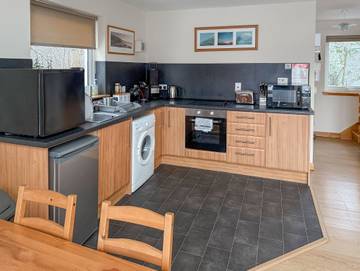 Log Cabin for 2 People in Loch Eil, Scotland, Photo 3