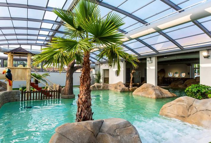 Camping pour 6 personnes, avec terrasse, animaux acceptés aux Les Sables-d'Olonne