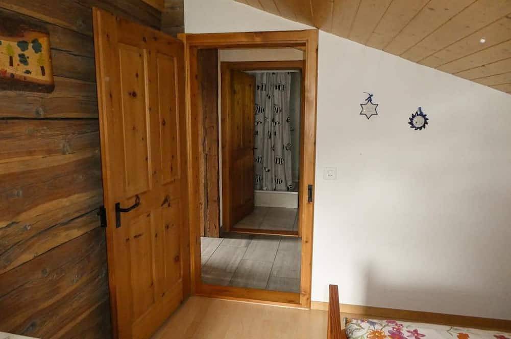 Alphütte Murmolta auf der Sonnenterrasse im Wallis in Termen, Brig