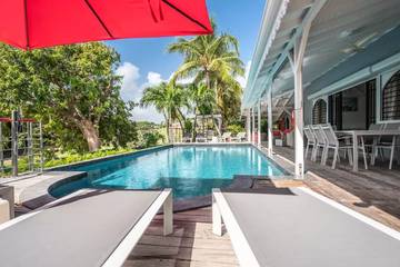 Location de vacances pour 8 personnes, avec piscine et jardin dans Golf international de Saint François