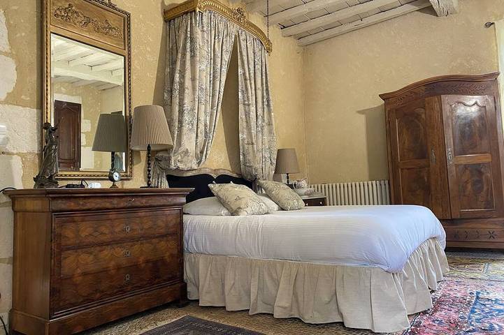 Gîte pour 14 personnes, avec jardin à Saint-Martin-des-Combes - 2