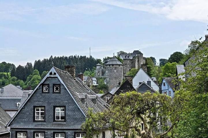 Ferienhaus für 12 Personen, mit Terrasse in Monschau
