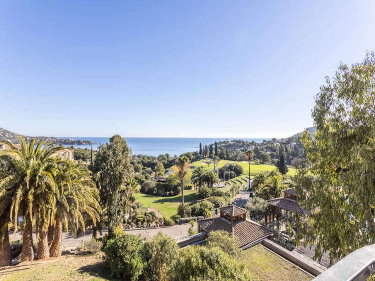 Entire apartment, Studio in Agay near Dramont Beach in Cap Esterel, Saint-Raphaël