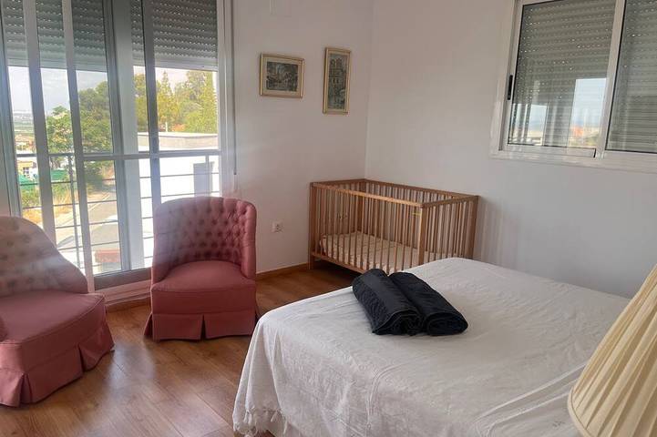 3 Bed Chalet-Pool-Pets-Hot Tub-Parking-Garden in Chiva, Valencia Province