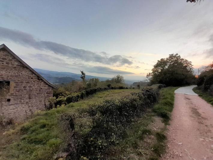 Location de vacances pour 2 personnes, avec vue et piscine ainsi que sauna et terrasse, animaux acceptés dans Saint-Racho - 3