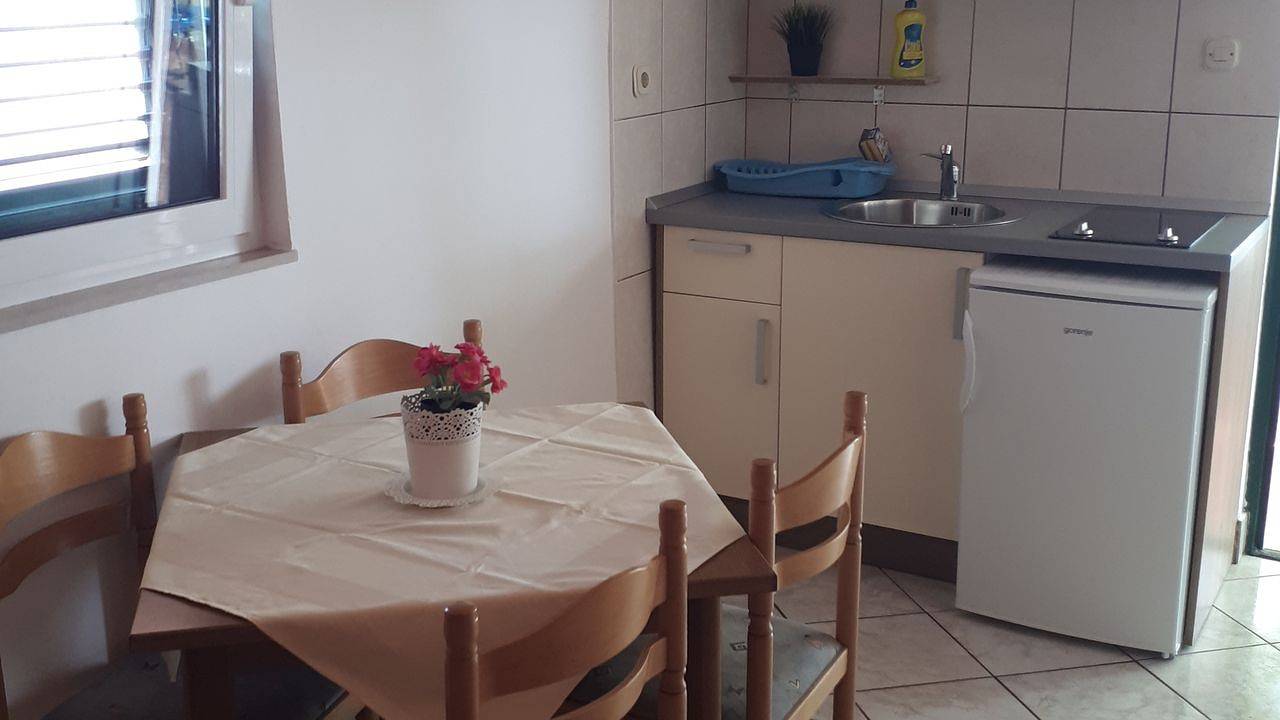 Ganze Ferienwohnung, Ferienwohnung für 4 Personen (24 m²) in Zaostrog in Zaostrog, Makarska Riviera