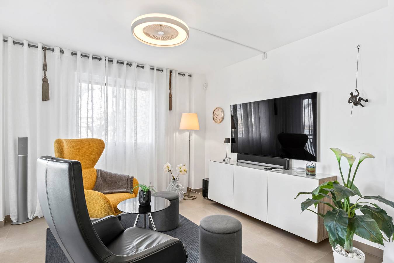 Entire apartment, Sea Views and Luxury on the Beach in Torrevieja Centre, Torrevieja