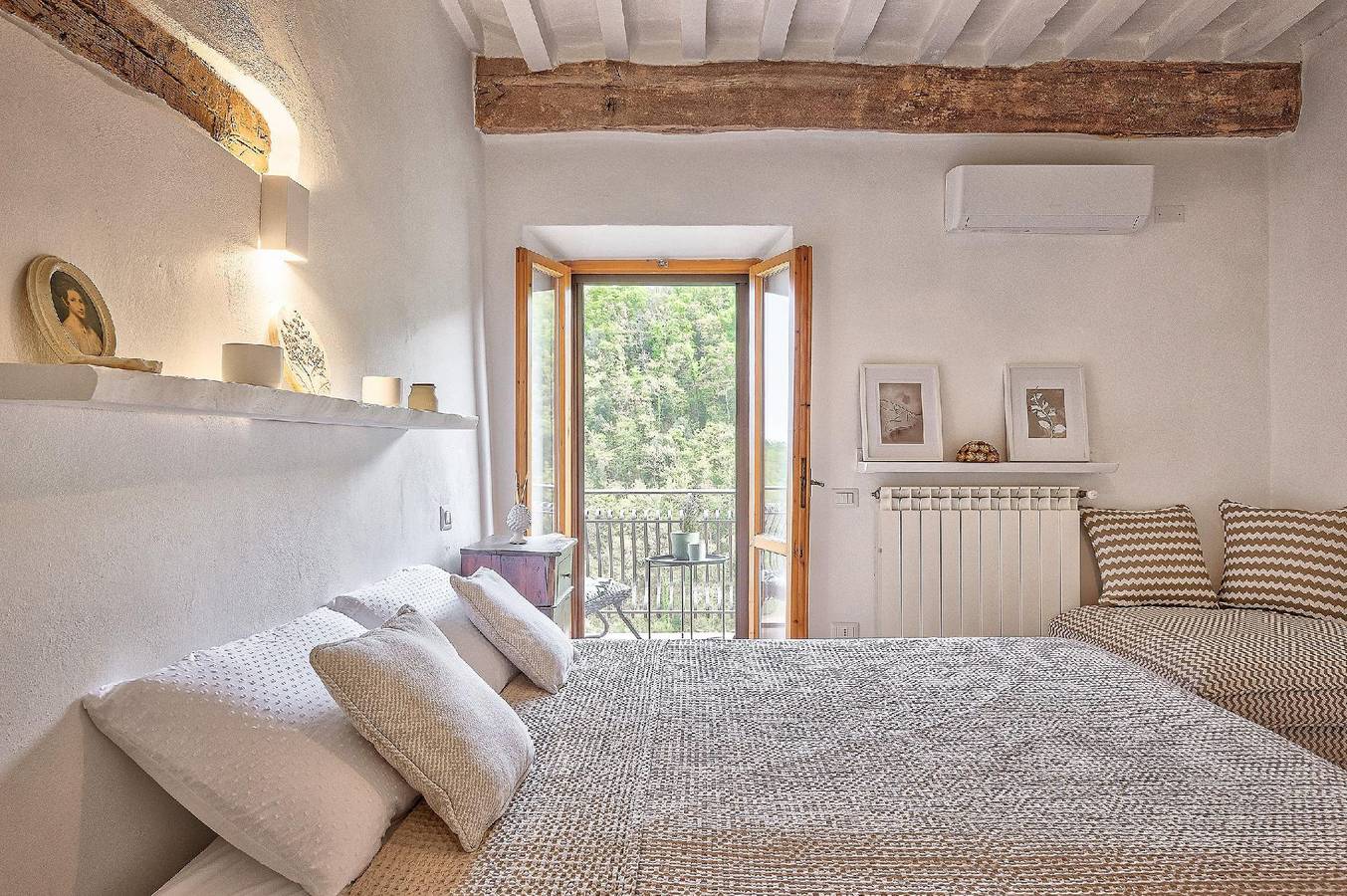 Ganze Ferienwohnung, Charmante toskanische Wohnung mit Balkon und Blick. in Sinalunga, Siena Provinz