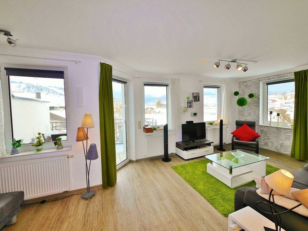 "Penthaus-Blick" im Zentrum in Willingen, die Mittelgebirge