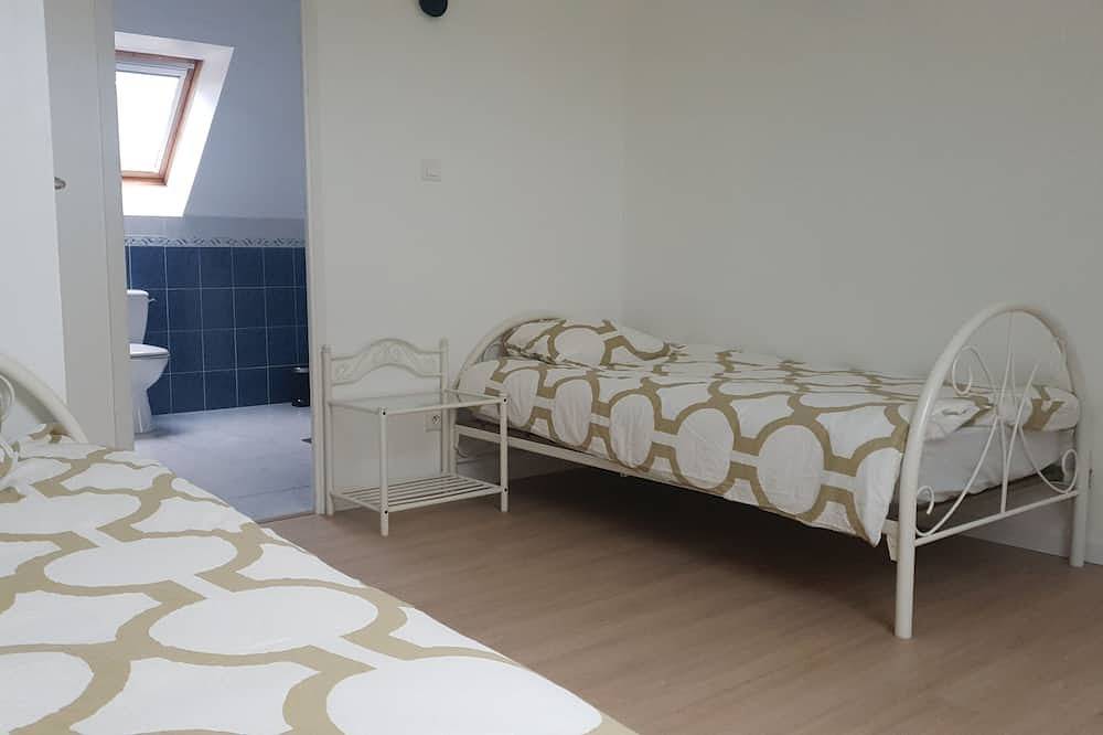 Recently renovated house 6 pers. Presqu'île de Crozon - 300m walk from the beach in Argol, Iroise