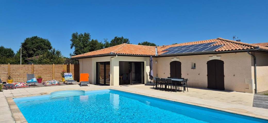 Maison de vacances pour 8 personnes, avec Jacuzzi et Terrasse ainsi que Jardin et Piscine à Saint-Jean-d'Illac