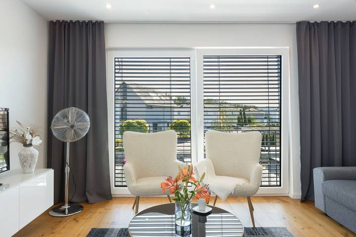 Ganze Wohnung, Ella's Lounge – Moderne Ferienwohnung mit Terrasse und WLAN am Waldrand in Singen, Hegau