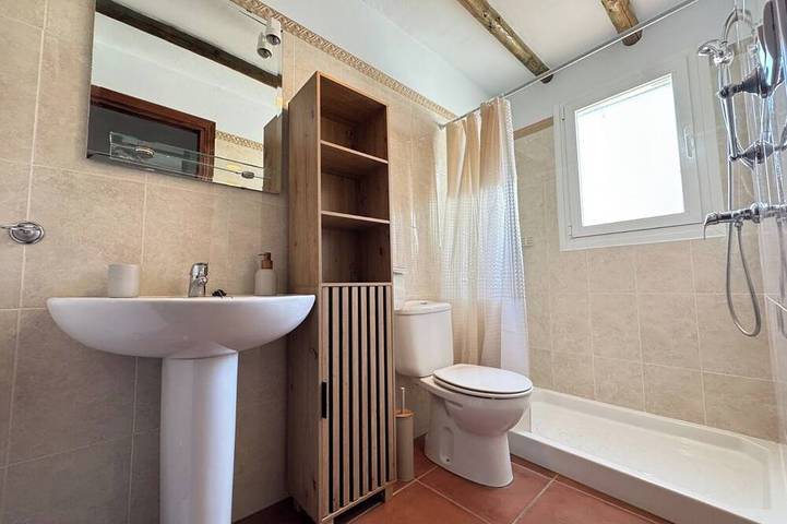 Maison confortable dans un village blanche pittoresque de montagne in Canillas de Albaida, Province de Málaga