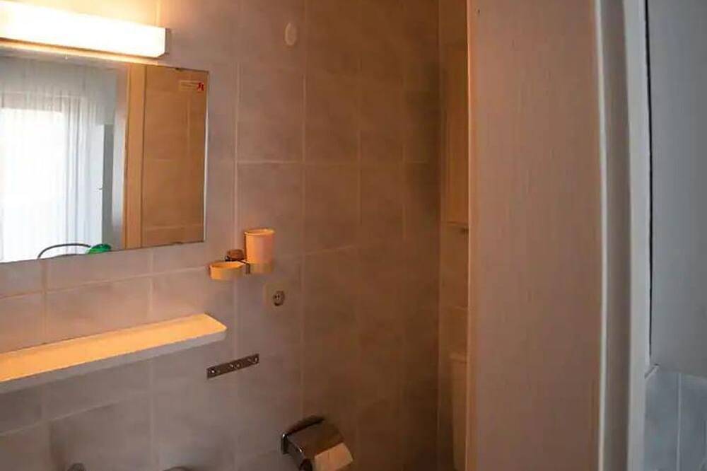 Appartement entier, Double room, shower and bath, Wc, balcony - Ferienwohnung Am Waldrand in Neuenheerse, Bad Driburg