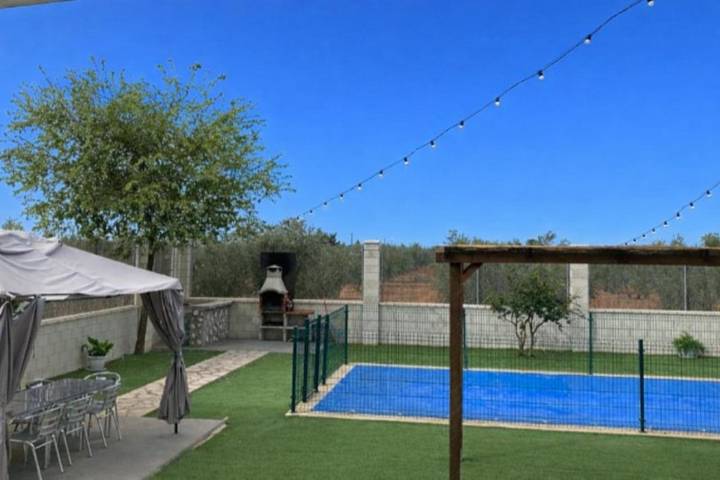 Casa rural para 18 personas, con vistas además de piscina y jardín en Provincia de Ciudad Real