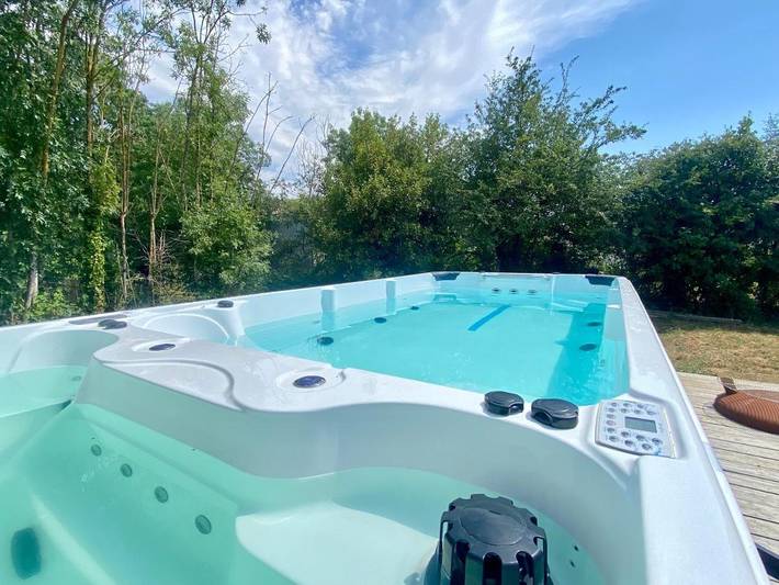 Location de vacances pour 6 personnes, avec Jacuzzi et Terrasse ainsi que Jardin et Piscine à Saint-Sauveur-d'Aunis - 4
