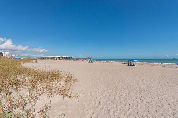 Vacation rental for 6 people, with balcony and pool in Brevard County