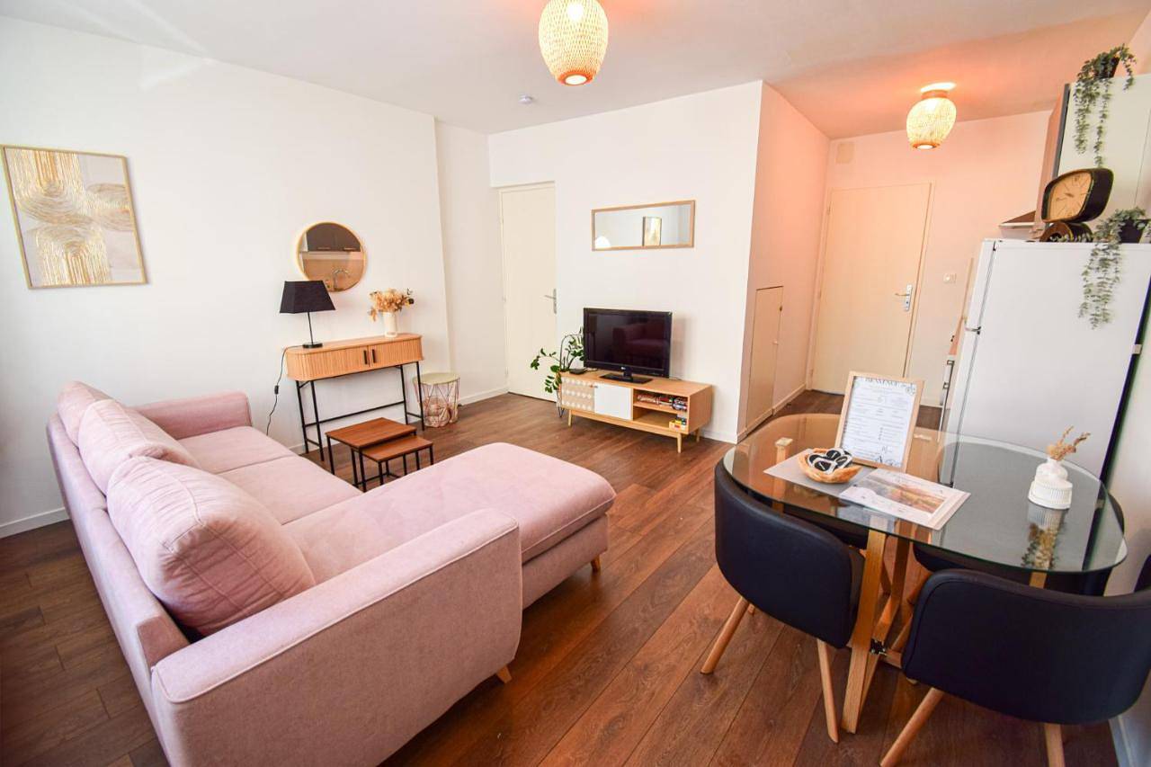 Appartement entier, One-Bedroom Apartment in Beaujeu, Région de Villefranche-sur-Saône