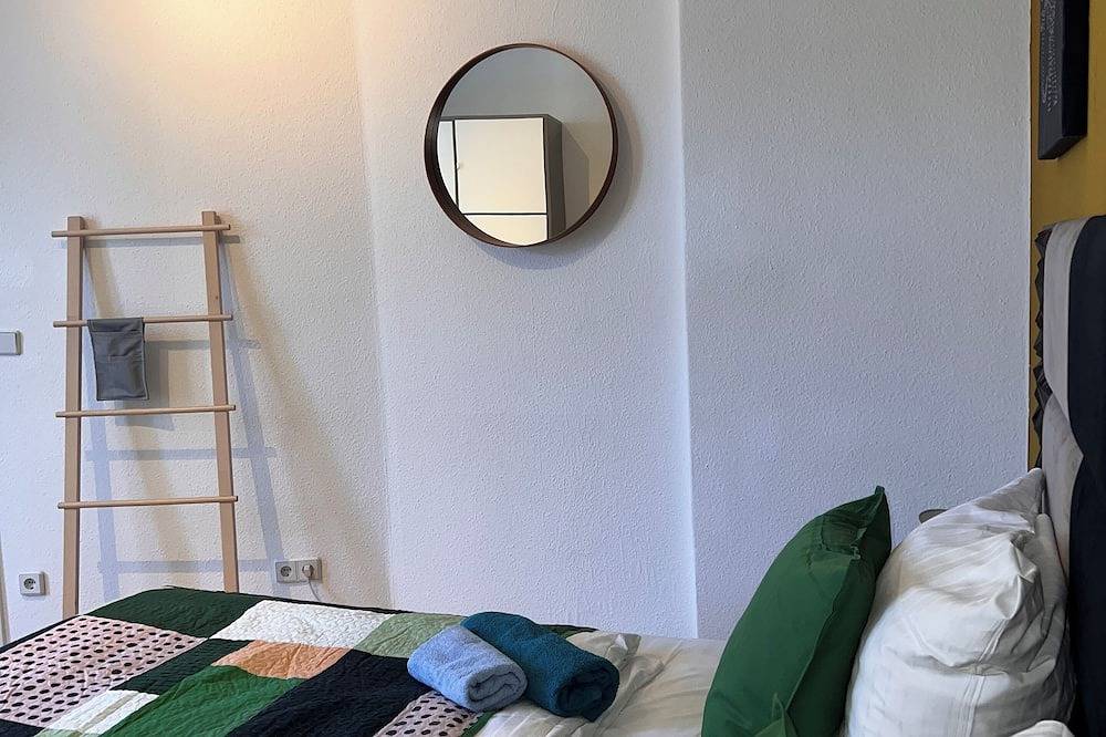 Entire apartment, Große 4-zimmer-wohnung bis zu 8 Personen in Berlin-mitte Museuminsel in Mitte Berlin, Berlin