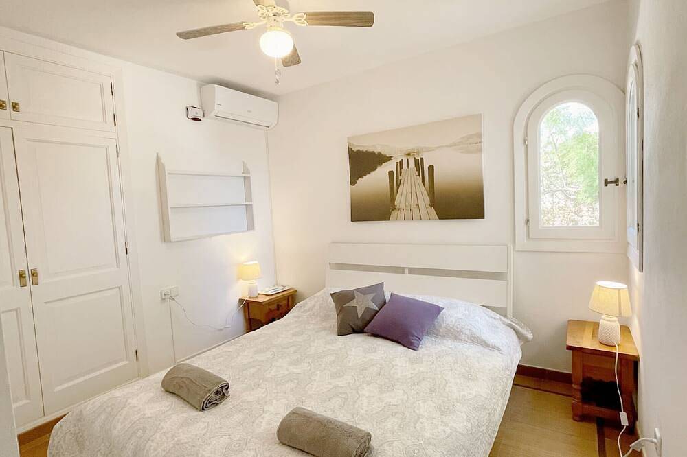 Villa de 3 chambres avec piscine privée et vue imprenable sur mer à 5 minutes de la plage. Wifi in Arenal d'en Castell, Es Mercadal