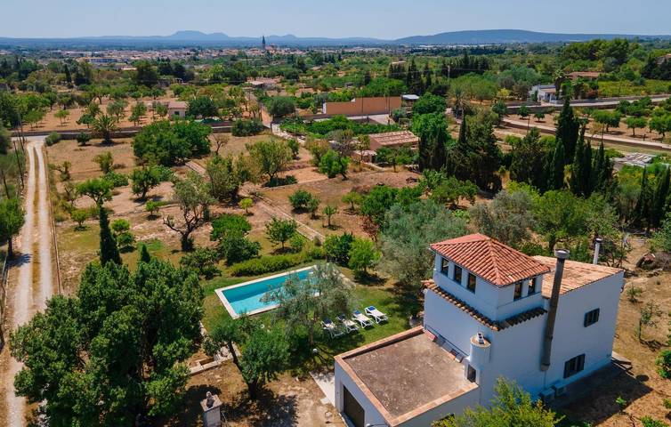 Acogedor apartamento con piscina, cocina y aire acondicionado cerca de la ciudad de Binissalem in Binisalem, Interior de Mallorca