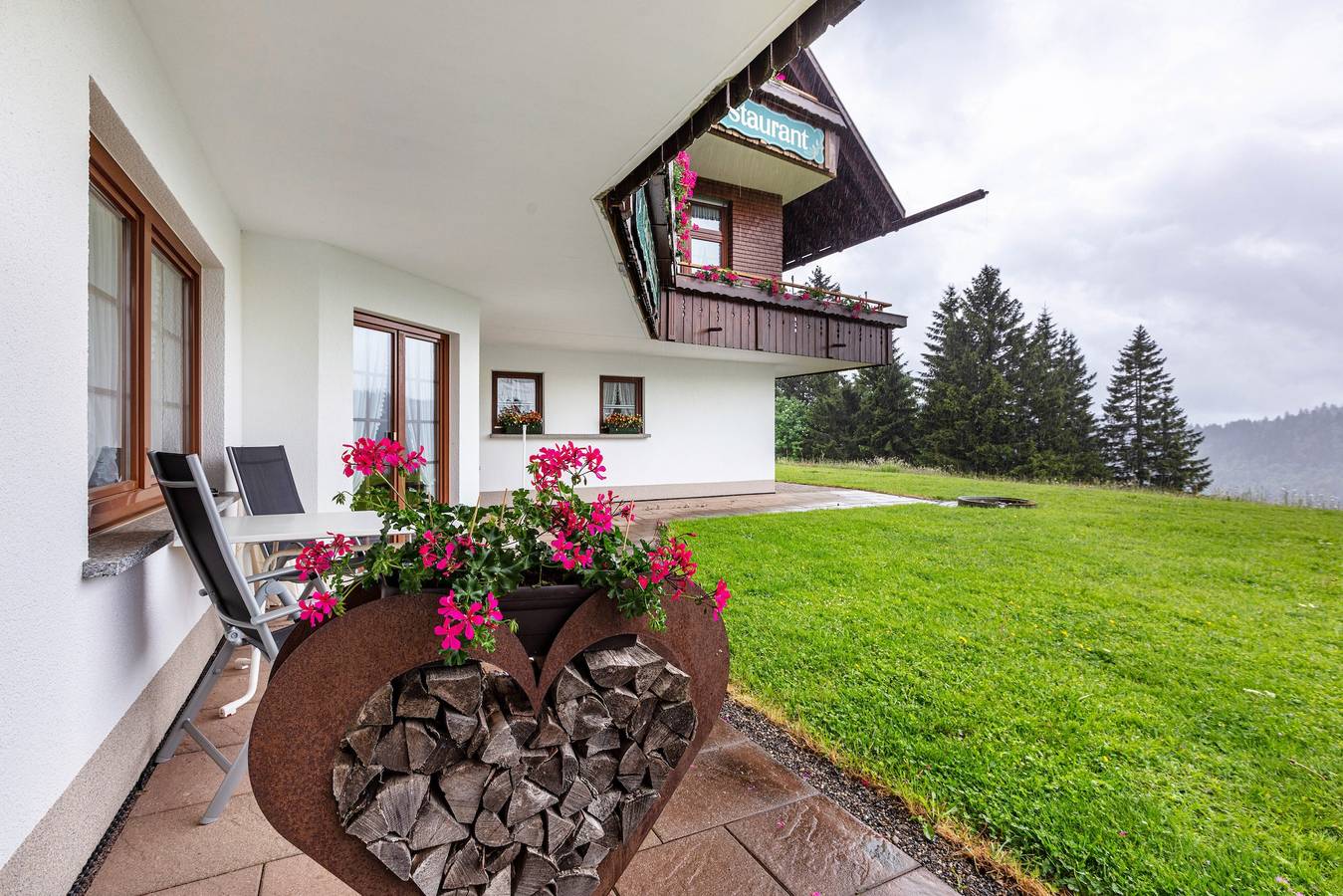 Ganze Wohnung, Ferienwohnung 'Typ B Wohnung 3' mit Bergblick, Gemeinschaftsterrasse und Wi-Fi in Feldberg, Südschwarzwald