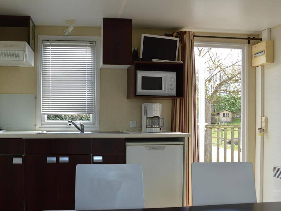Camping L'Ambois - Mobilhome 2 personnes - A - Mobile-home 1 ch. Confort - Samedi 2 pers. in Mouilleron-le-Captif, Région de La Roche-sur-Yon