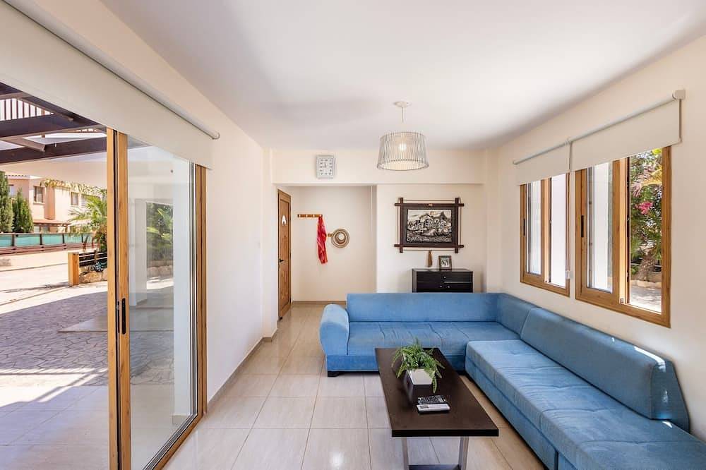 4 bedroom villa in Agia Thekla in Südzypern