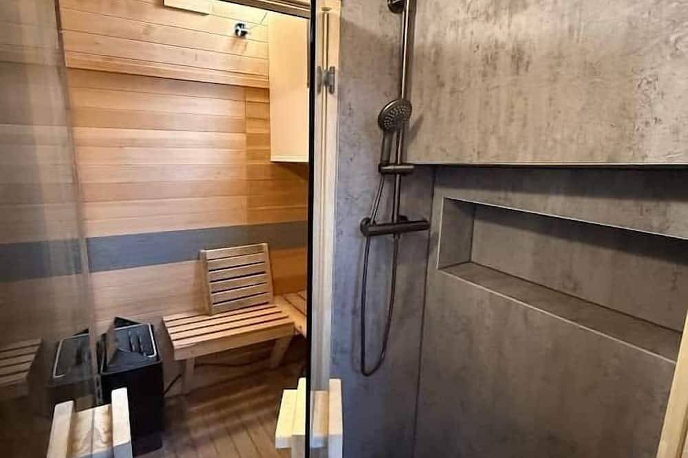 Luxurious boutique houseboat - Forepeak Suite in Costa Holandesa