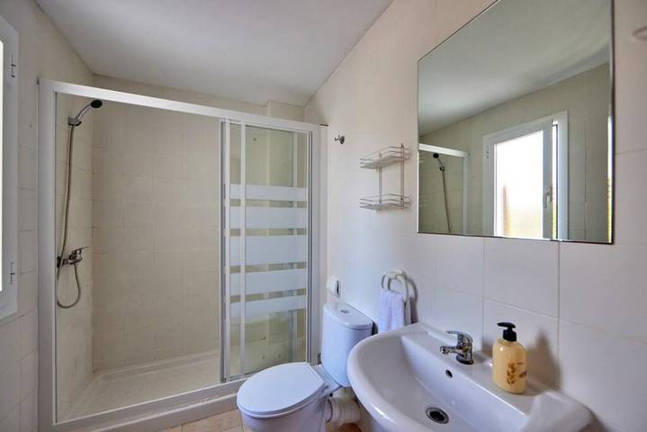 Gîte pour 8 personnes, avec terrasse, animaux acceptés à Magaluf - 4