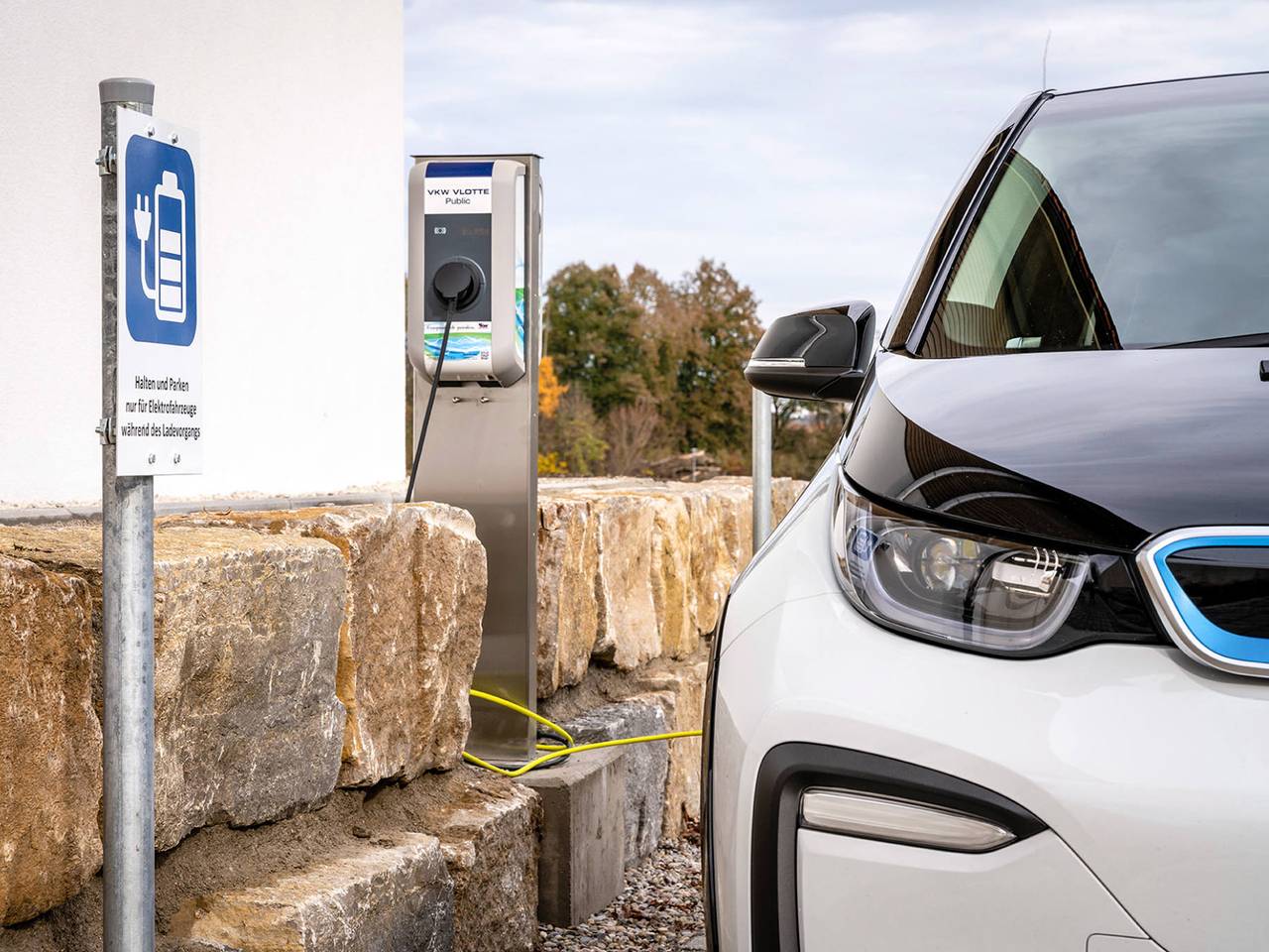 Landhaus Tanner - Doppelzimmer Verdi, Rainshowerdusche, Kingsizebett, Balkon/Terrasse, 30 qm in Waging am See, Rupertiwinkel