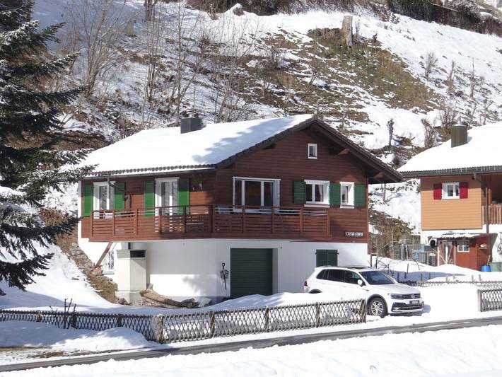 Hütte für 6 Personen, mit Balkon und Garten in Engelberg - 2