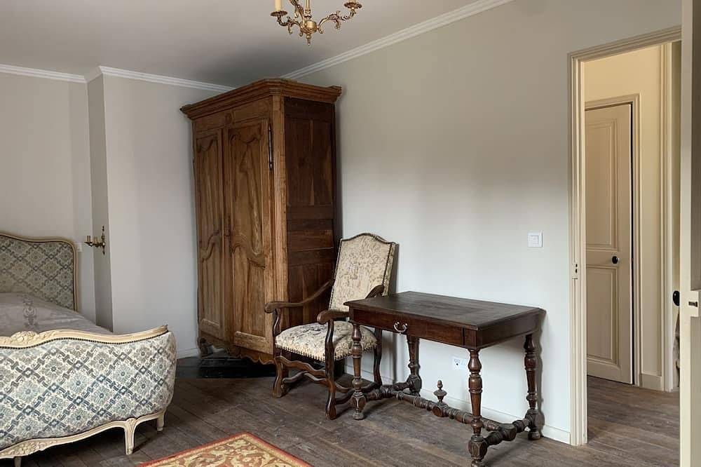 Michelangelo at our 'Clos Lussault' near Amboise in the Loire Valley in Lussault-sur-Loire, Tours und Umgebung