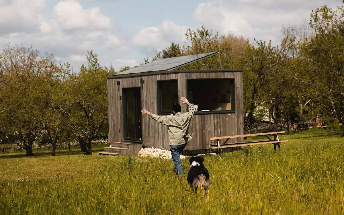 Appartement entier, Tiny House - 2 adultes + 2 enfants jusqu'à 12 ans + 1 bébé in Rarécourt, Verdun